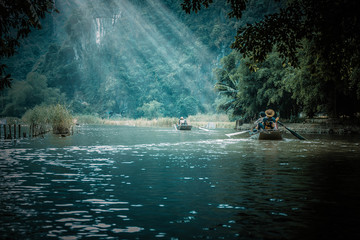 春风250NK和250SR比哪个好